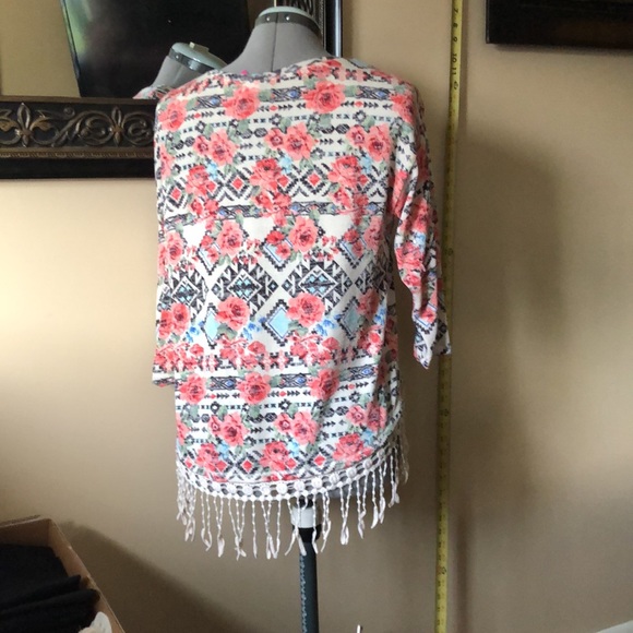 Ladies top - Picture 2 of 4